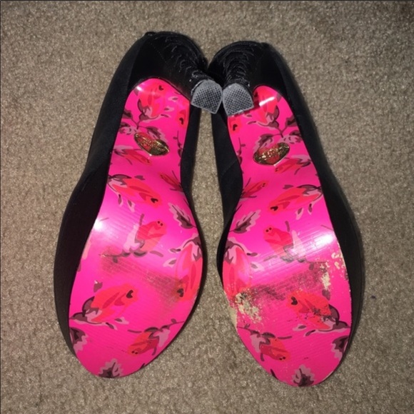 Betsey Johnson “ Dita “ Platform Black Heels SZ 5.5 EUC - Picture 4 of 5